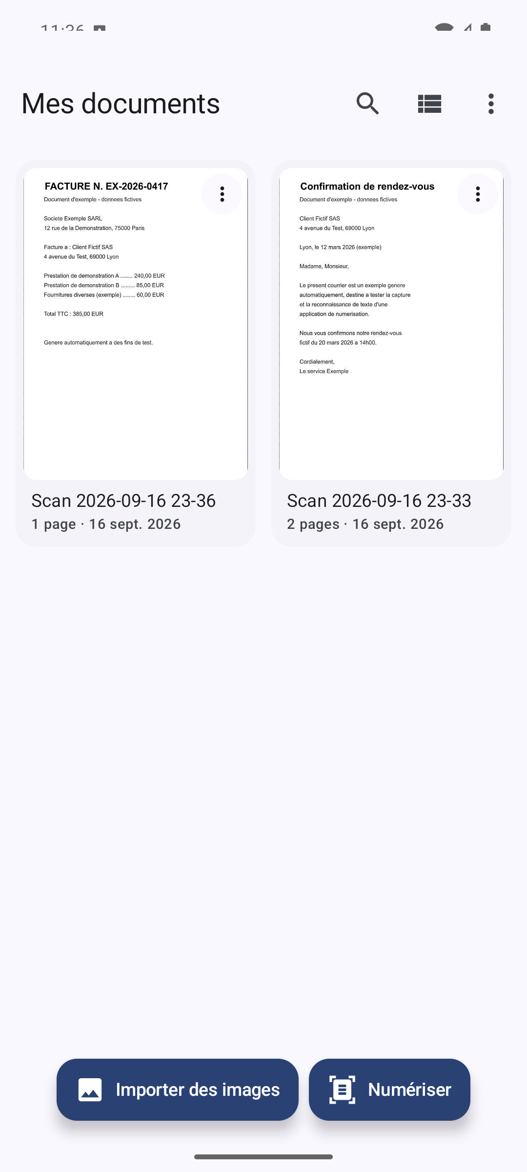 Bibliothèque avec deux documents